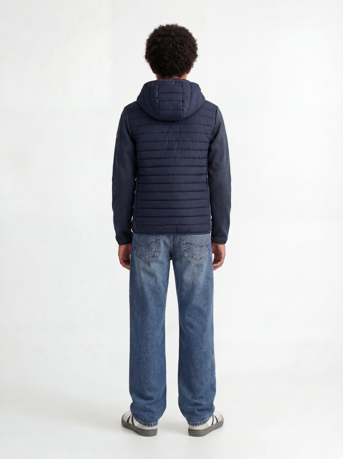 model_shot-back